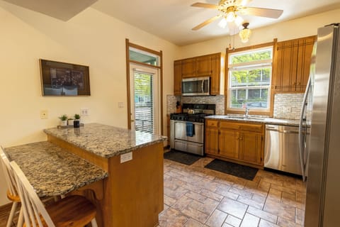 Main Level | Kitchen