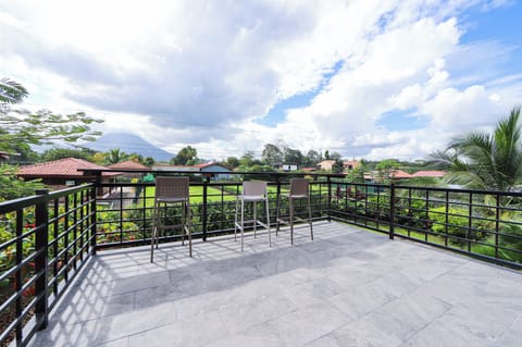 Arenal Volcano View House