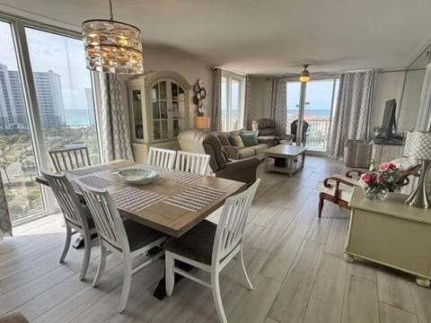 Architecture, Building, Dining Room, Dining Table, Furniture