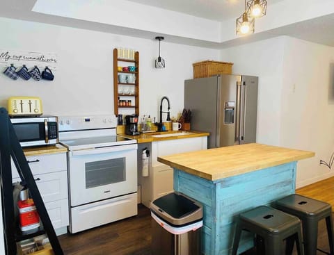 Cute and well stocked kitchen