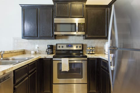 This kitchen has all the basics you need to whip up a home-cooked meal. 