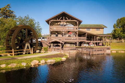 Estes Park Vacation Rental | 7BR | 4 Full BA | 2 Half BA | Steps to Enter