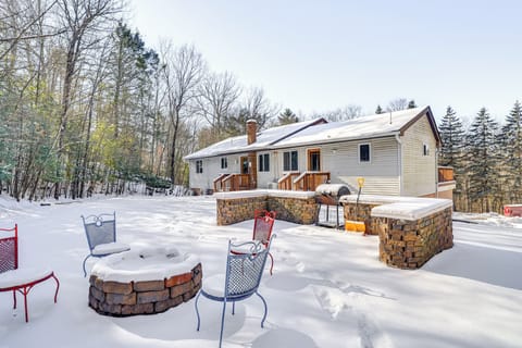 Honesdale Vacation Rental | 5BR | 2.5BA | 2,400 Sq Ft | Stairs Required