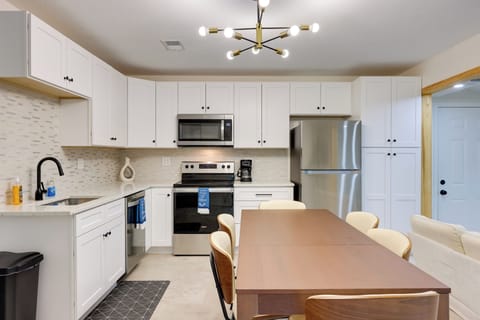 Kitchen | Cooking Basics | Drip Coffee Maker | Microwave | Toaster | Blender