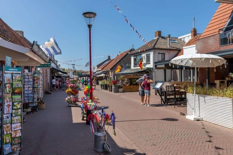 Immediate Surroundings [summer] (<1 km)