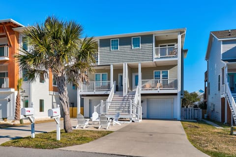 The Sunny Kure - Front of Home