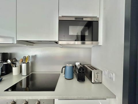 kitchen, oven, toaster, microwave, terrace, coffee machine, kettle