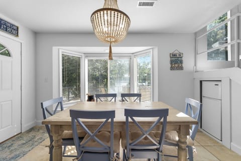 LAKEVIEW DINING AREA ON LOWER LEVEL