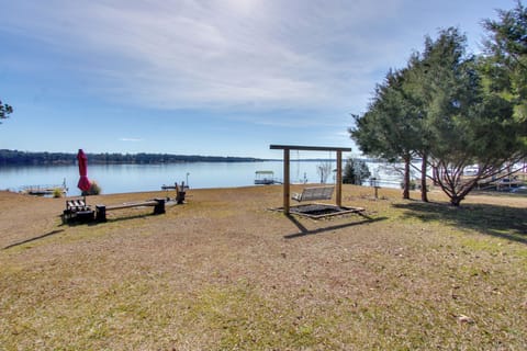 Georgetown Vacation Rental | 2BR | 1BA | 1,200 Sq Ft | 1 Step to Enter