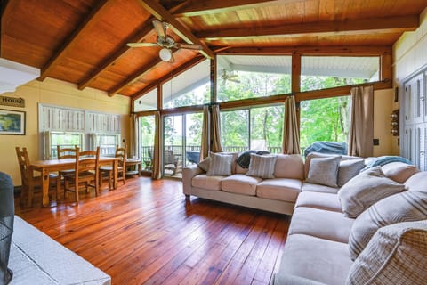 Mammoth Cave Vacation Rental | 4BR | 3BA | 1,900 Sq Ft | Stairs Required