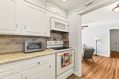 Cook Like You’re Home 👩‍🍳 – Everything You Need in the Kitchen!