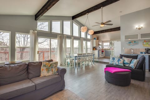 Pottsboro Vacation Rental | 3BR | 2.5BA | 1,500 Sq Ft | Stairs Required