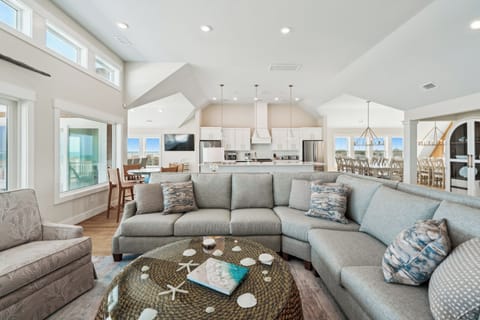 Main Level,Living Room,