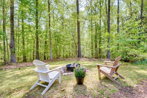 Toccoa Vacation Rental | 1BR | 1BA | 1,500 Sq Ft | 1 Step Required