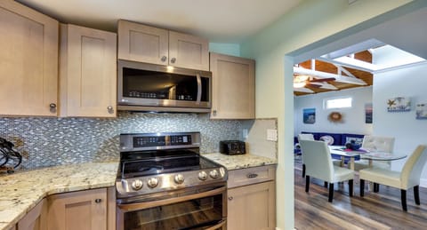 Cook & Connect - Open Kitchen & Dining