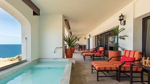 Vista Encantada terrace with private plunge pool & serene Baja views.