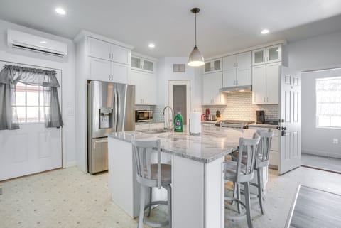 Kitchen | Cooking Basics | Dining Area