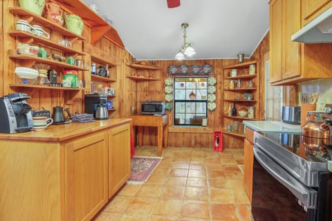 Ample counter top space