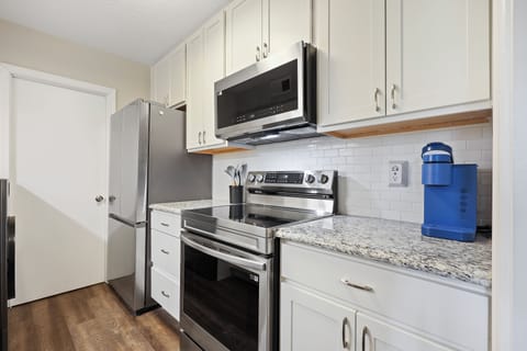 892 Ketch Court | Kitchen - 892 Ketch Court | Kitchen