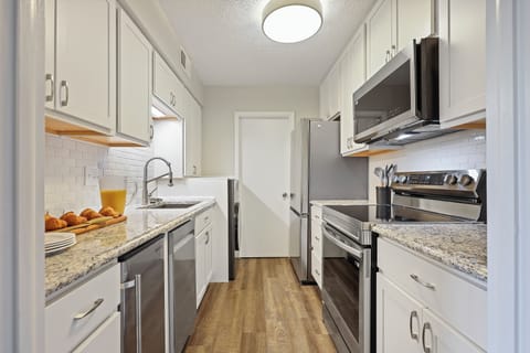 892 Ketch Court | Kitchen - 892 Ketch Court | Kitchen