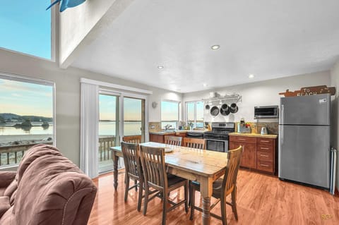 250121-Bay House on 52nd-18