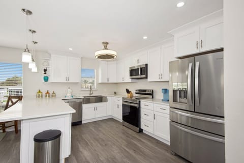 Upstairs Full Kitchen