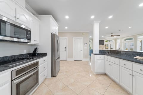 Fully Stocked Chef's Kitchen