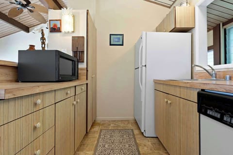 Fully furnished and equipped kitchen