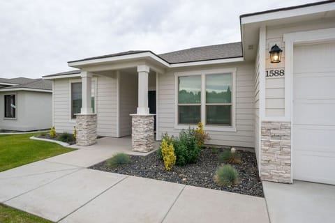 Exterior Entry