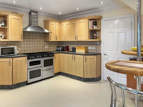 Kitchen/diner | Littlewood Gardens, Montrose