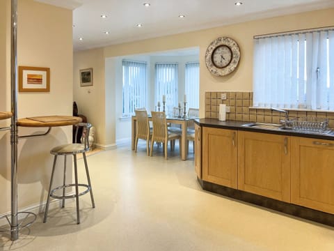 Kitchen | Littlewood Gardens, Montrose