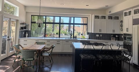 Newly renovated kitchen!