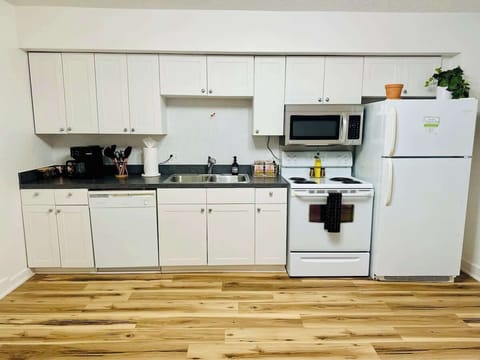Designed for foodies! A spacious kitchen with all the essentials for a comfortable stay.  #ShortNorthRental