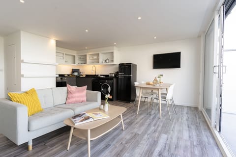 Living room at 6 Beachview, Crantock, Cornwall, self catering with Beach Retreats.