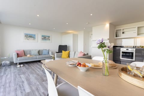 Living room at 6 Beachview, Crantock, Cornwall, self catering with Beach Retreats.