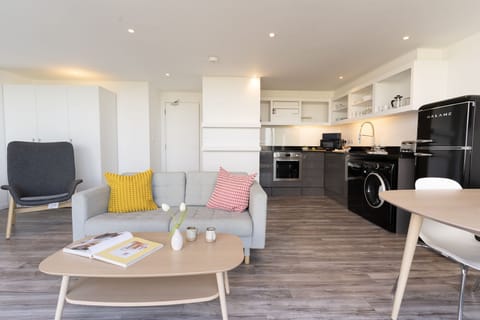 Living room at 6 Beachview, Crantock, Cornwall, self catering with Beach Retreats.