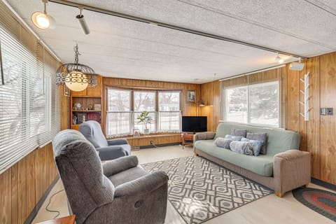 Sturgis Vacation Rental | 2BR | 1.5BA | 980 Sq Ft | 5 Exterior Steps Required