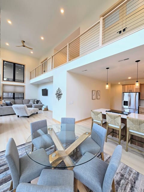 Dining area, view of loft