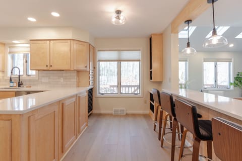 Large kitchen with plenty of space even for the largest of groups 