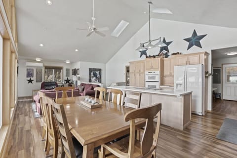 End the day with sunset views and the peaceful sounds of the lake.