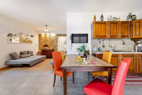 Dining Room, Kitchen