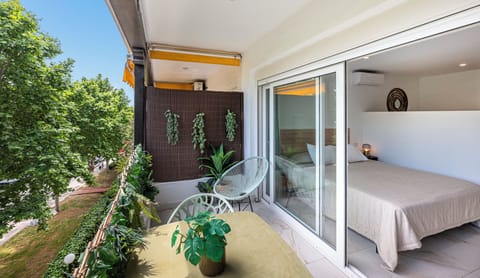 Lovely apartment in the golden mile in a urbanization with pool and tennis court (1)