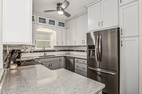 Fully equipped, updated kitchen