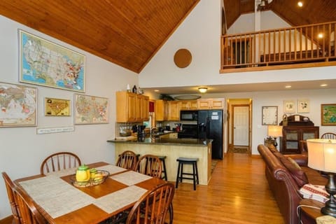 Fully Equipped Kitchen with Bar Seating for 3