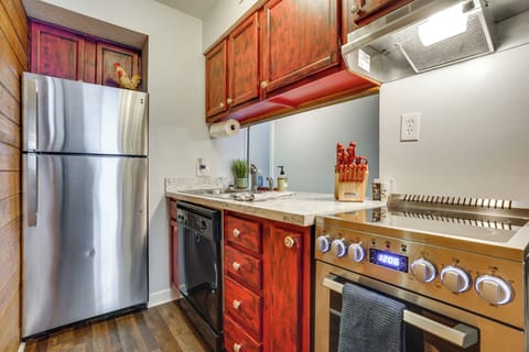 Kitchen | Keurig Coffee Maker | Dishwasher | Cooking Utensils