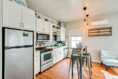 Kitchen | Central A/C & Heat | Chulux Single-Serve Pod Coffee Maker