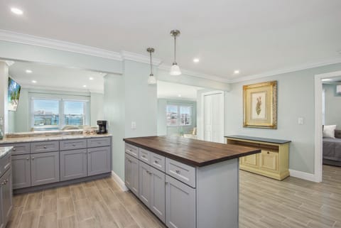 Spacious Kitchen and Island