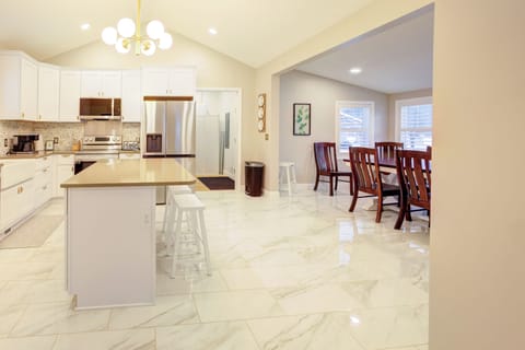 Kitchen & Dining Room