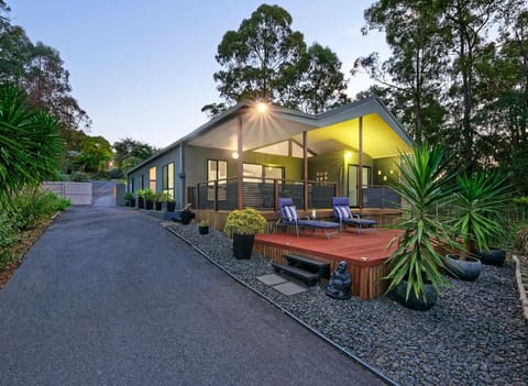 Beautiful and peaceful 2 bedroom home nestled in the tranquil forest.