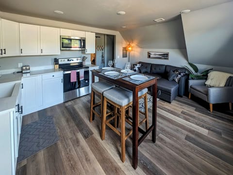 Plenty of space to cook, dine, and catch up on your favorite shows in comfort.